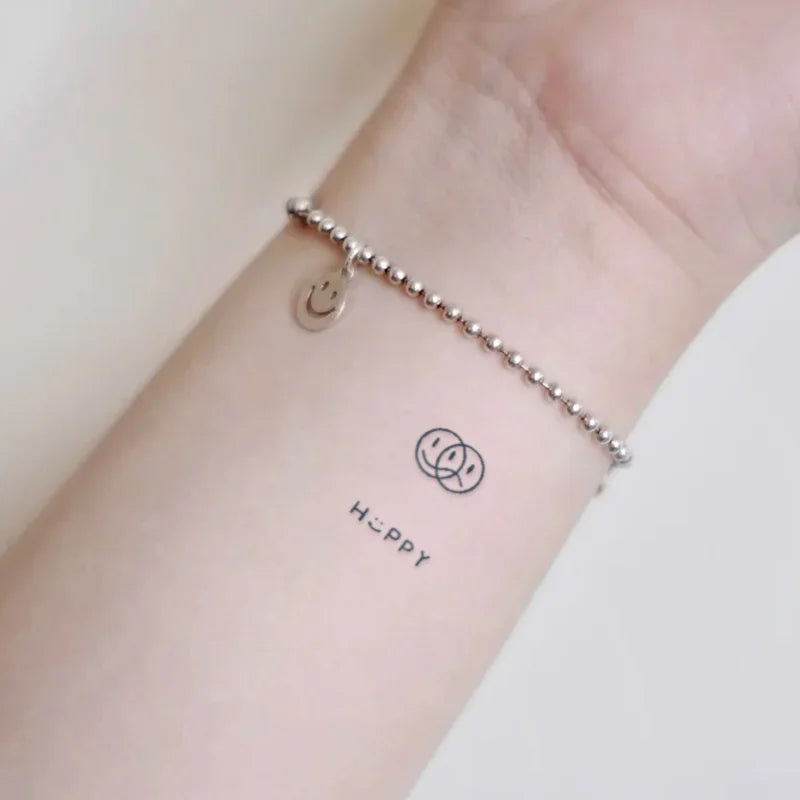 Mini Tatouages Temporaires – Petits Motifs Doigt & Poignet